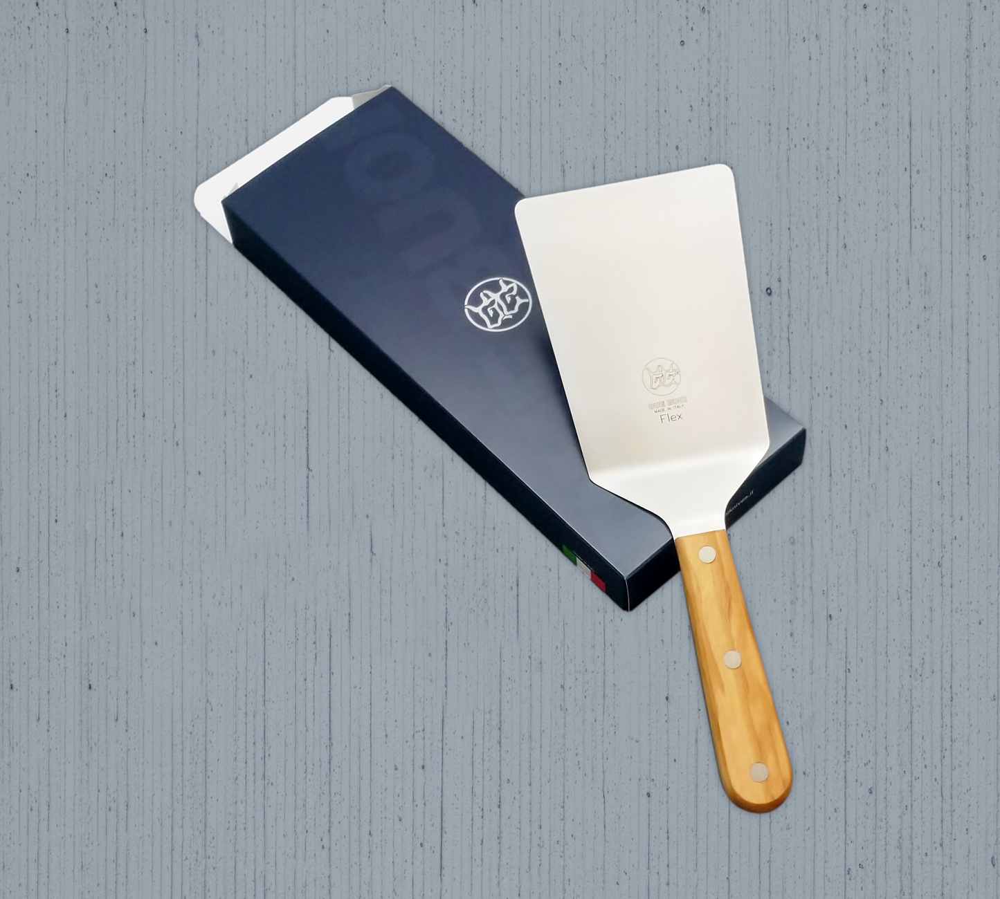 Flexible Small Square Offset Spatula - Olive Wood Hadle | Due Buoi